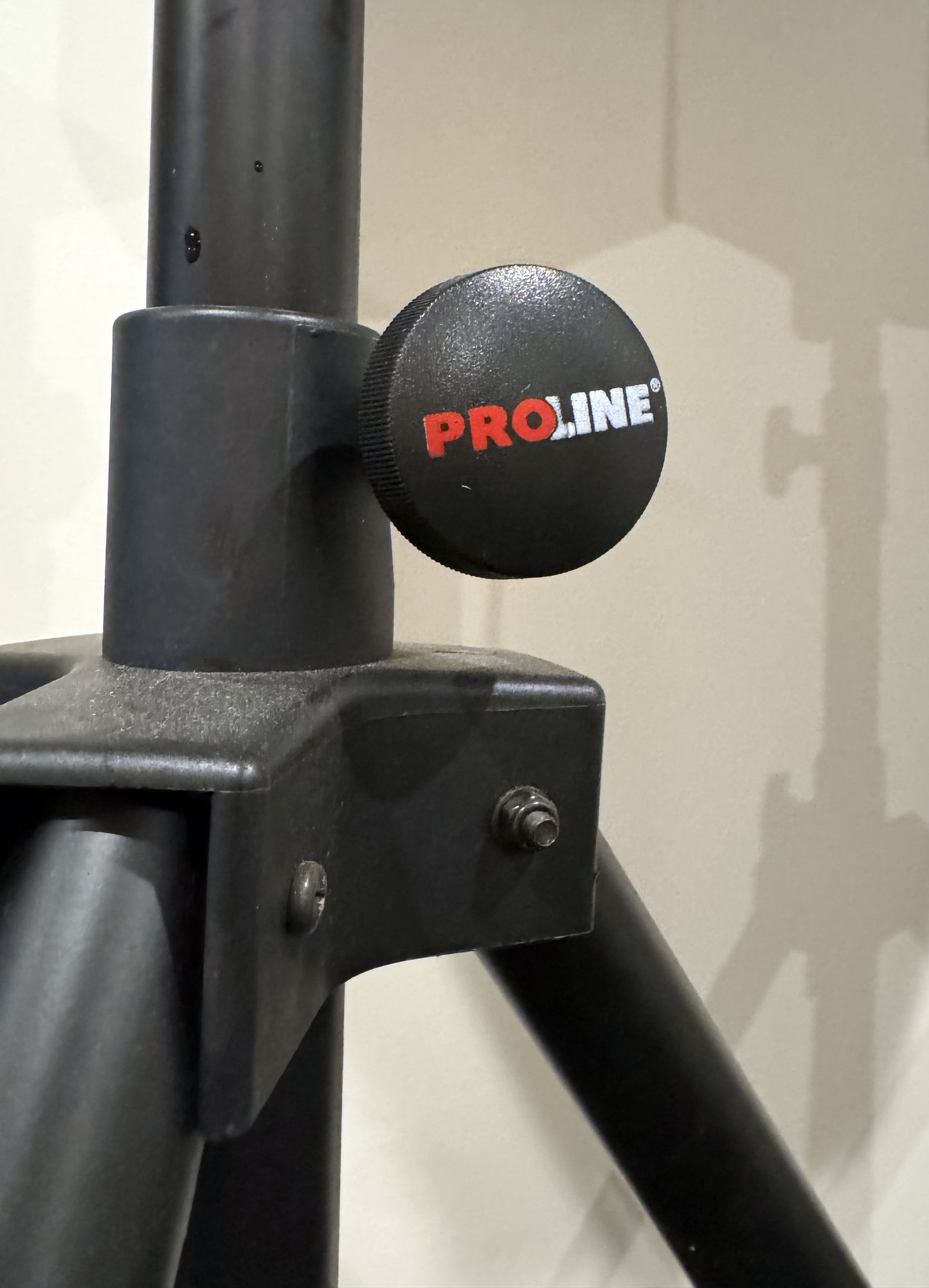 Pair of Mackie Thump12 12" powered PA speakers with two adjustable tripod speaker stands